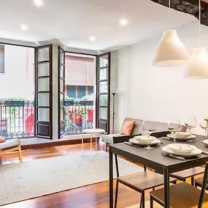 Siete Calles / Art Apartamento